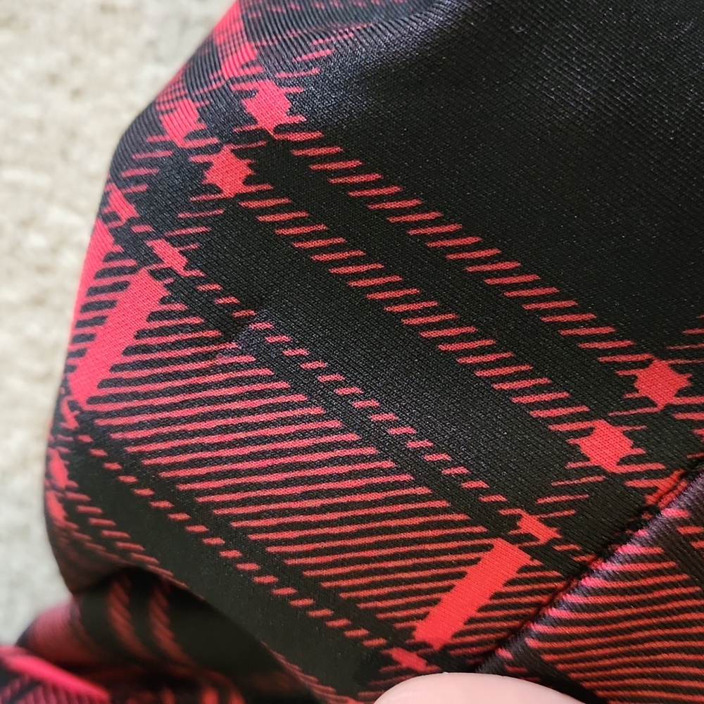 Hot Topic Red and Black Plaid Front Zip Skirt, Small - Picture 6 of 8